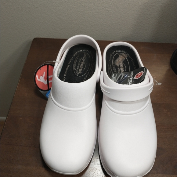 Easy work by easy Street Women Slip on Resistant, Oil Resistant Whit Shoe Size8 - Picture 2 of 13